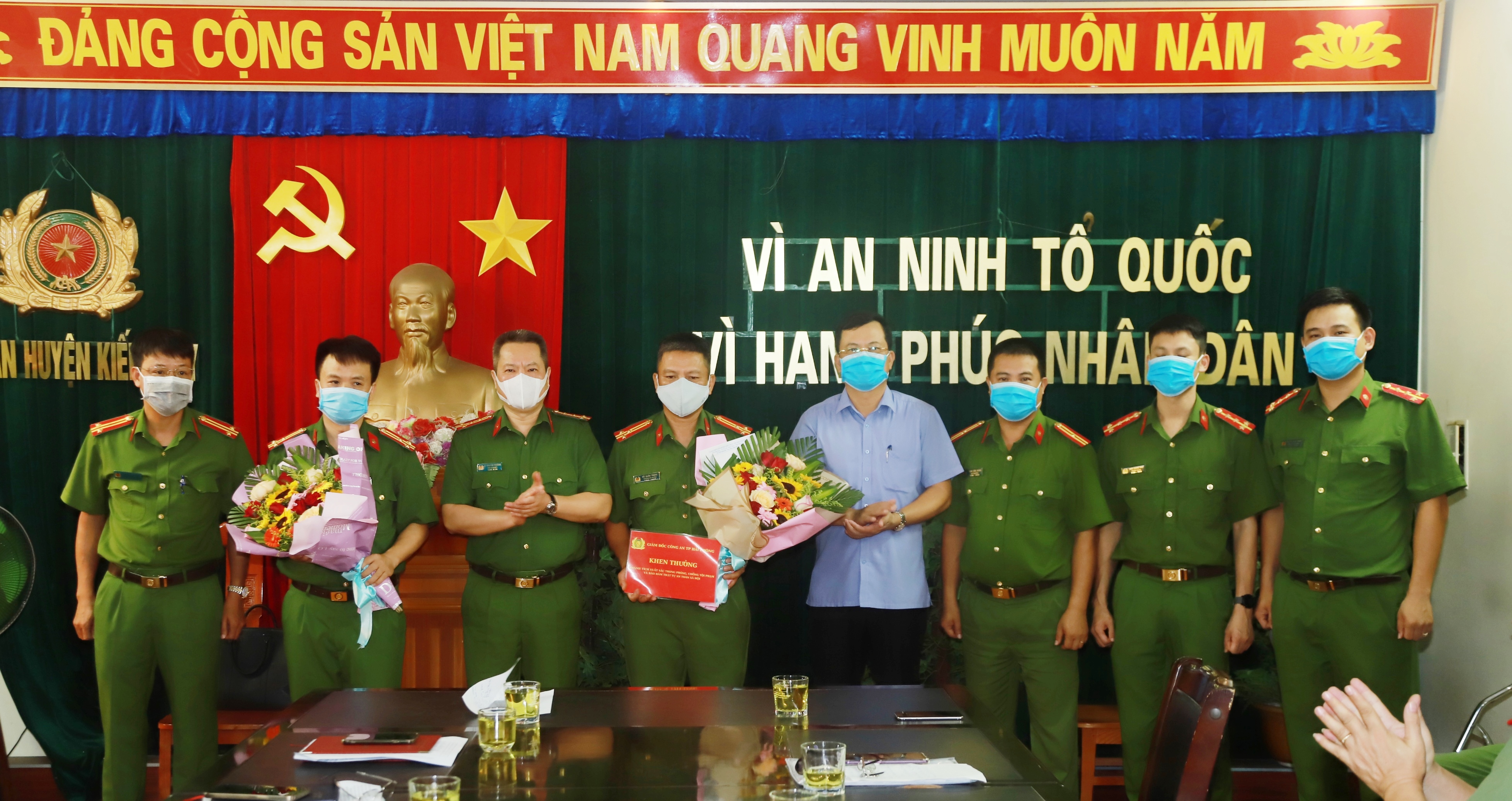 Khen thưởng Công an huyện Kiến Thụy triệt phá thành công 2 chuyên án